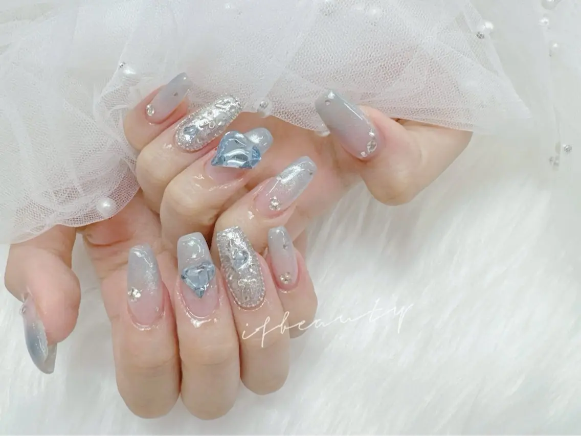 ネイル Manaka 🫧のネイルデザイン