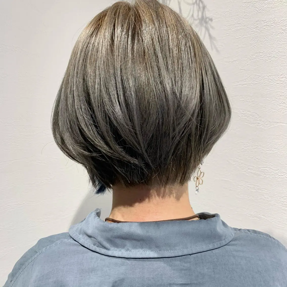 ショート カラー ハイトーンカラー ヘアカラー ショート×カラー 🦊堀米早紀【荻窪】のマツエク・マツパデザイン
