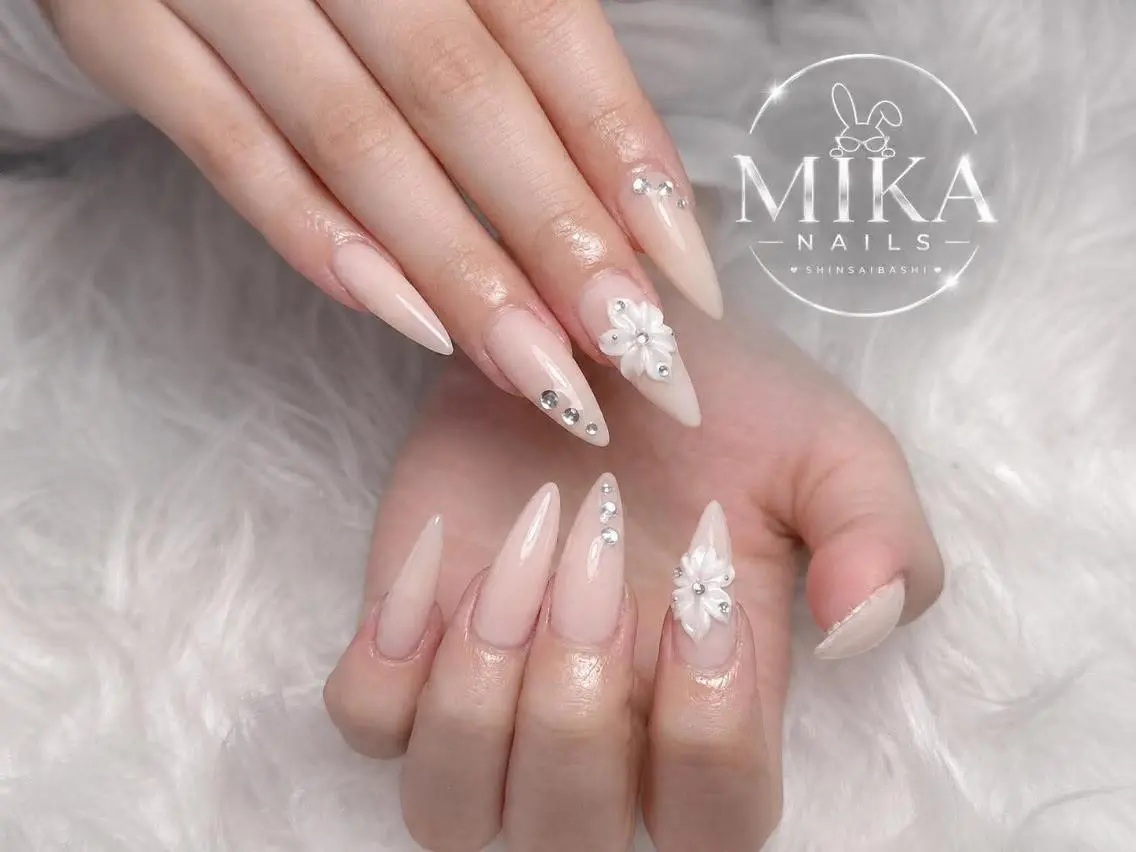 ネイル アートネイル チークネイル ドット フットネイル フレンチネイル ハンドネイル 🌷Luna Mika🌷のネイルデザイン