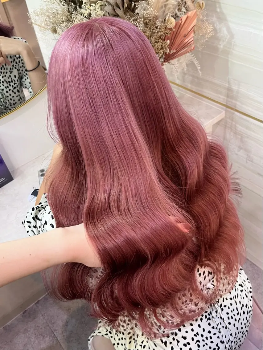 ロング カラー ブリーチ ピンクカラー Hina🐣 elubylovisのヘアスタイル