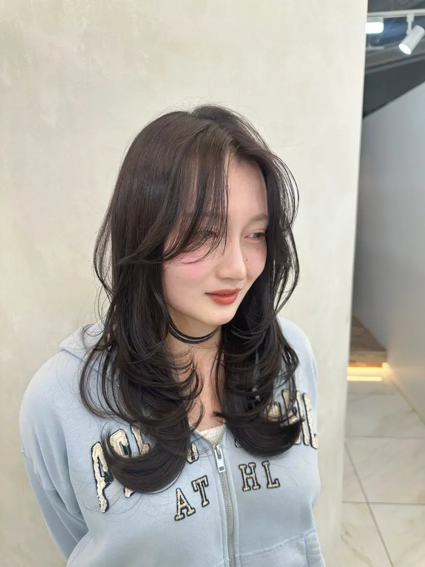 ロング カラー ブリーチ ケアカラー ブリーチなしカラー 髪質改善 韓国風ヘア 韓国風レイヤーカラー ライムのヘアスタイル