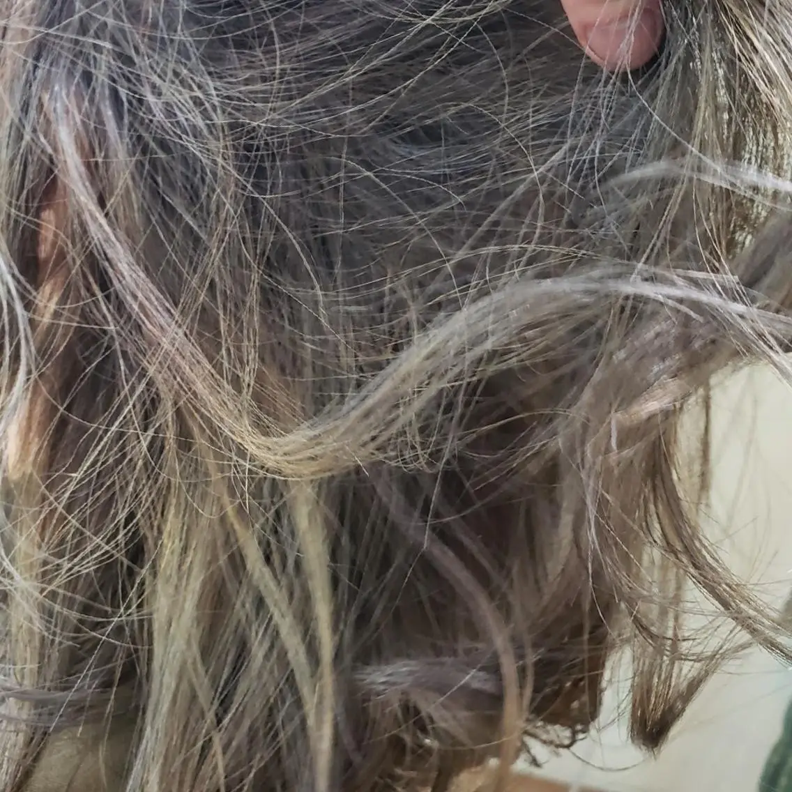 カラー 饒平名 知也のヘアスタイル