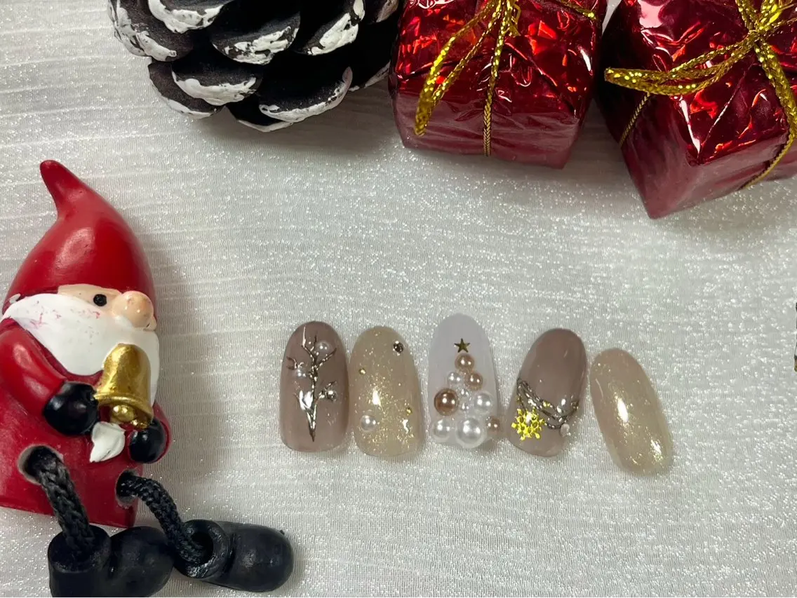 ネイル ジェルネイル キラキラネイル パラジェル 冬ネイル クリスマス kiki nail &brow二子玉川のネイルデザイン