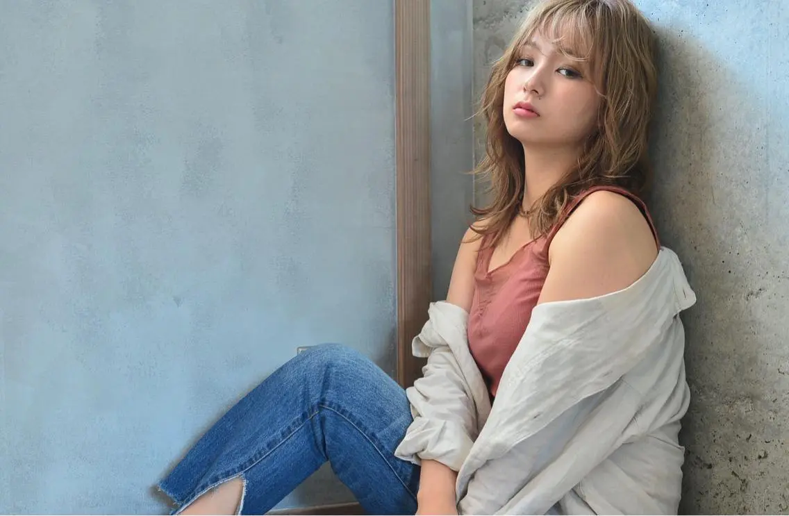 セミロング カラー ベージュカラー ハイトーンカラー ハイトーンベージュ 竹嶌 健吾のヘアスタイル