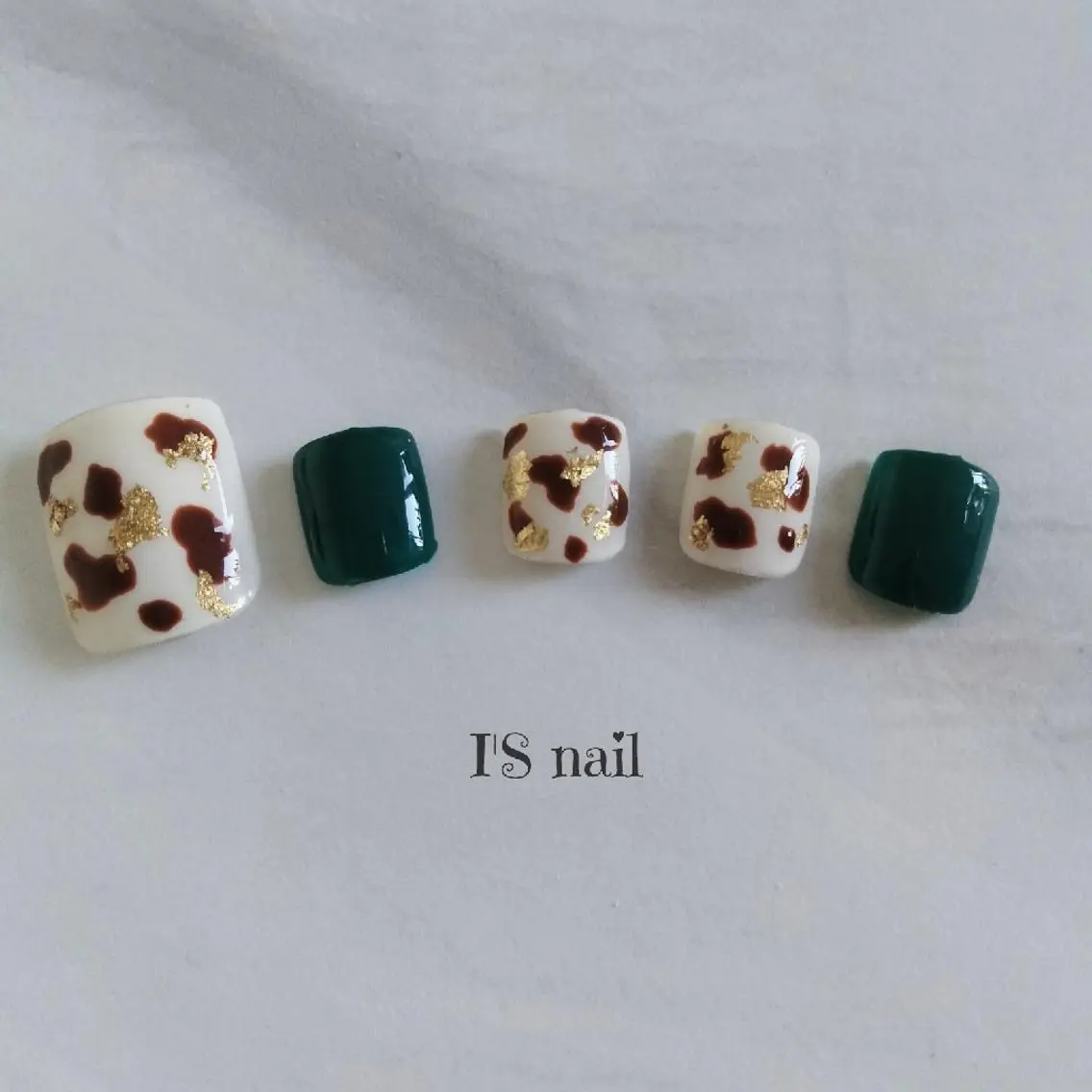 ネイル アニマル柄 フットネイル フットネイル I'S nail 佐野のネイルデザイン