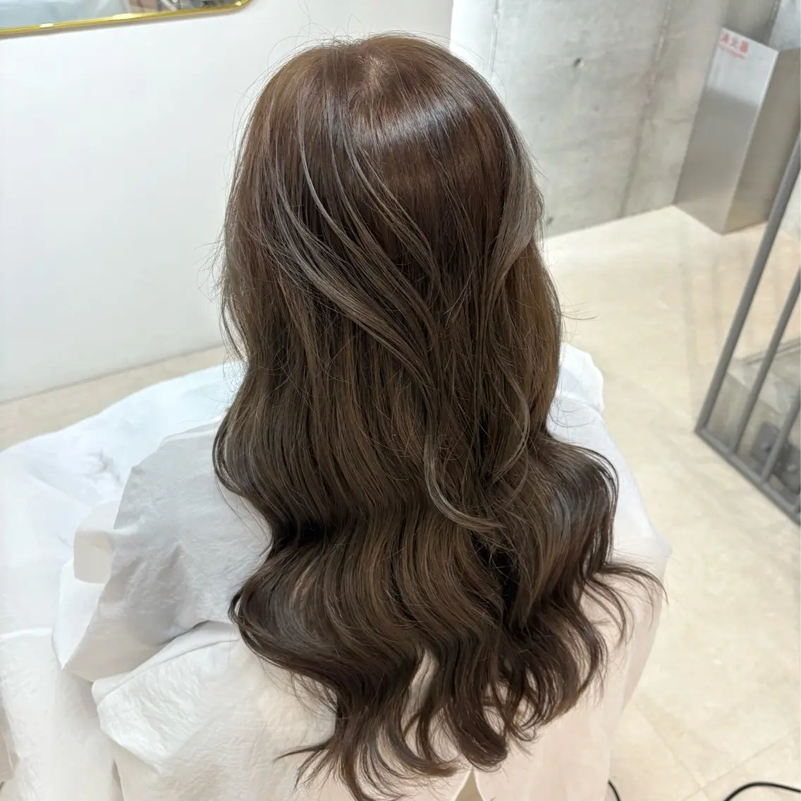ロング カラー グレージュ カット ヘアカラー トリートメント AOI🎀 顔周り カット/透明感カラーのマツエク・マツパデザイン