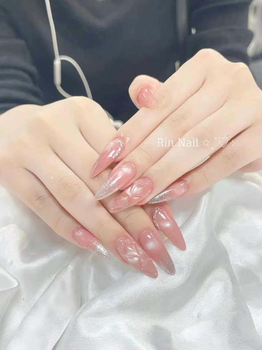 ネイル アートネイル チークネイル ジェルネイル ロングネイル マグネットネイル ハンドネイル Rin Nail 新大久保店のネイルデザイン