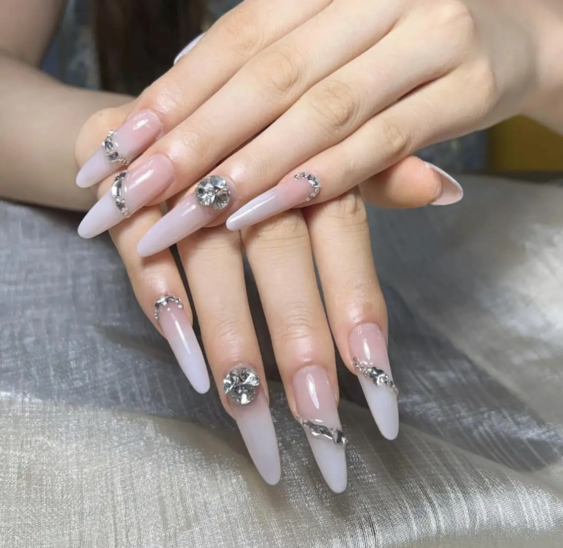 ネイル ハンドネイル 🎀 NaNa_nailのネイルデザイン