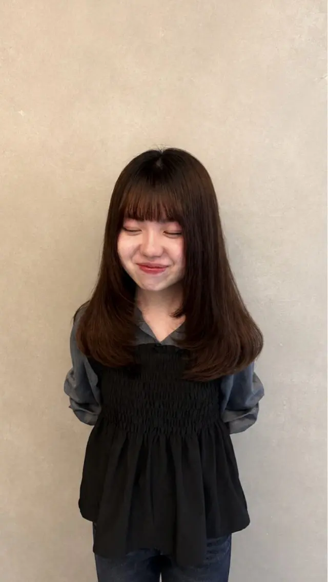 ロング 顔まわりレイヤー 顔周りカット レイヤーカット 坪井 楓のヘアスタイル