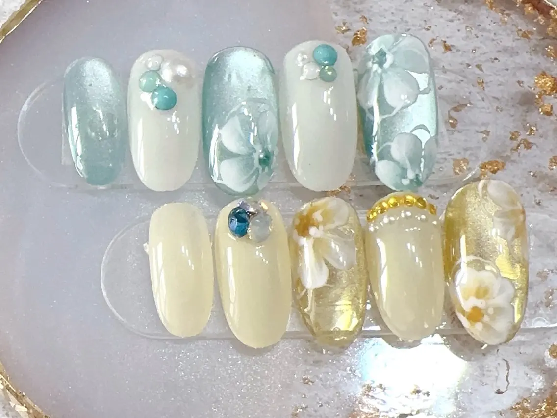 【オフ無し】【ケア込み】✨💅初夏ちゅるフラワーの写真