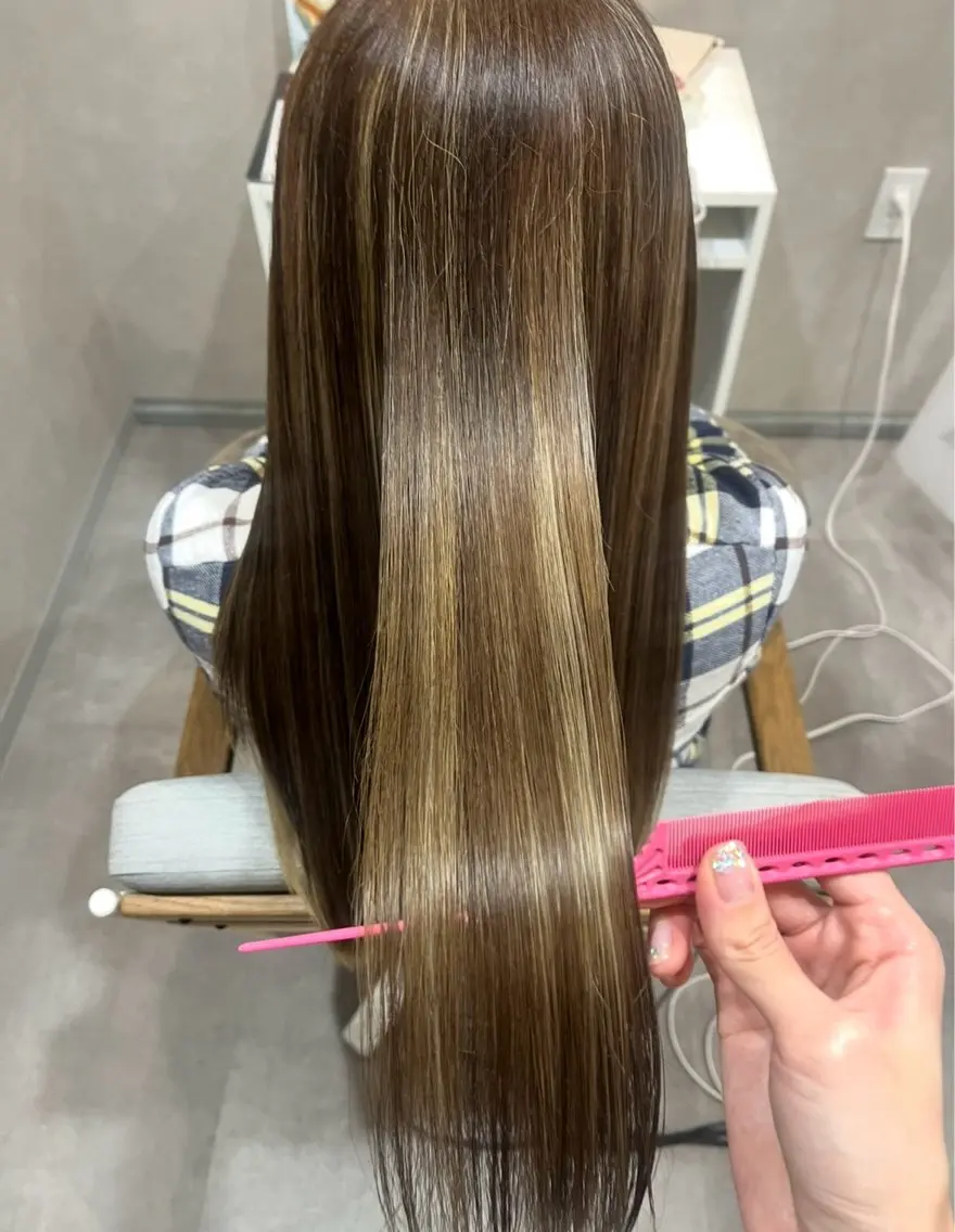 トリートメント 森 愛友のヘアスタイル