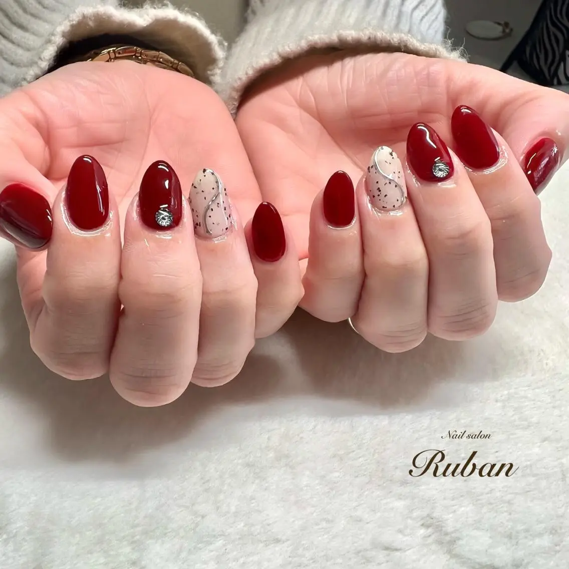 ネイル ボルドー ミラーネイル 赤色 冬ネイル クリスマス Nail salon Rubanのネイルデザイン