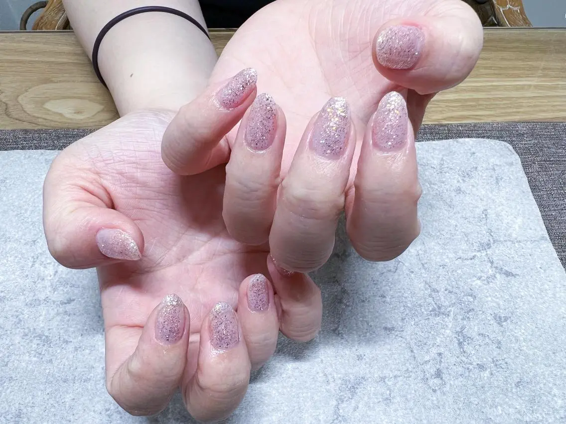 ネイル ラメ(グリッター) ピンク ハンドネイル mogunail &blowのネイルデザイン