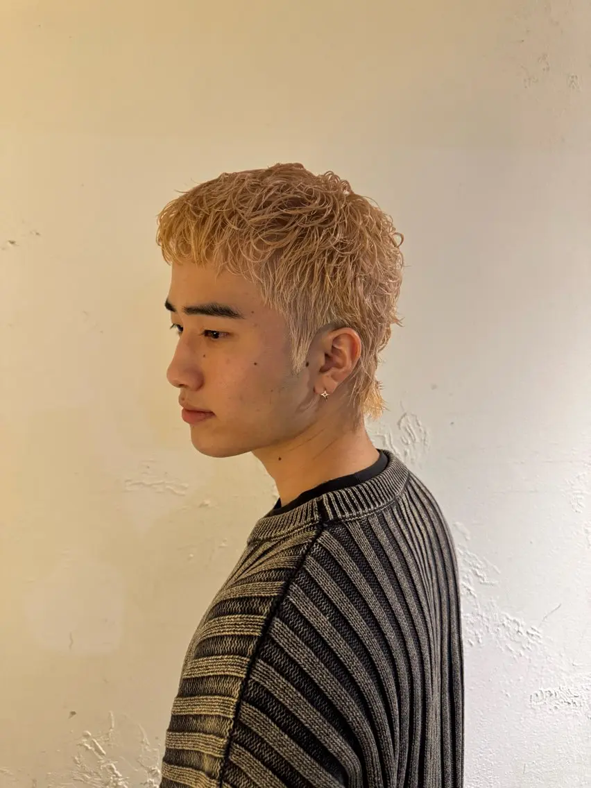 ショート カラー メンズ メンズブリーチ センターパート ダウンパーマ フェードカット メンズハイライト カット ヘアカラー トリートメント 💈メンズ特化💈 TASUKUのヘアスタイル