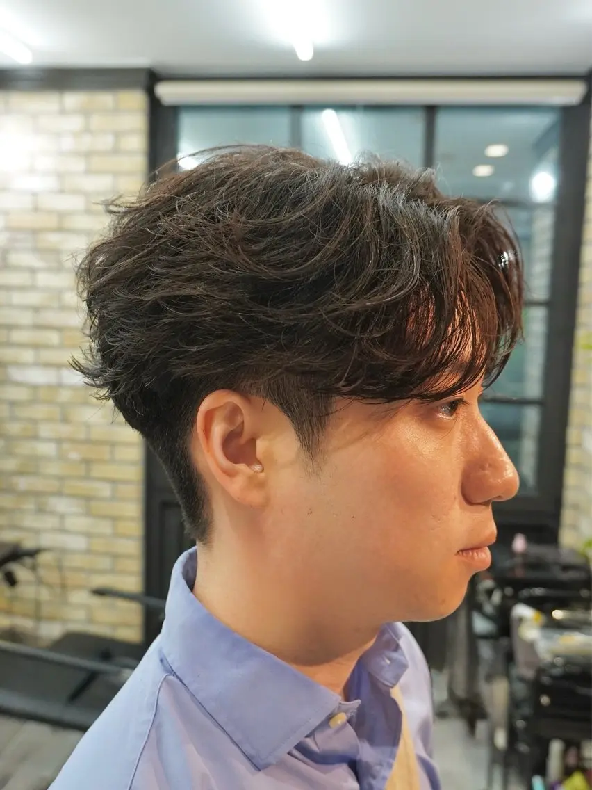 ショート パーマ ヘアアレンジ メンズ フェザーパーマ メンズパーマ カット パーマ HIKARI メンズ満足度No.1のヘアスタイル