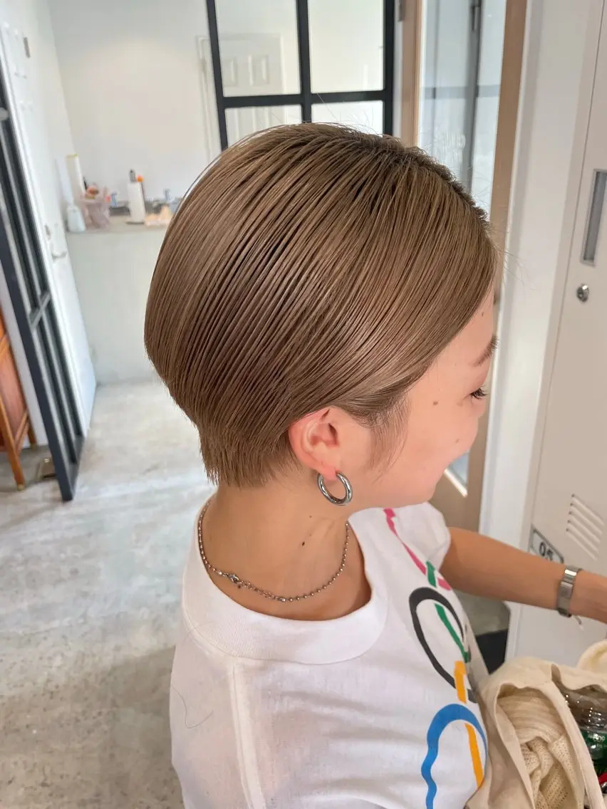 ショート カラー ベージュカラー 透明感カラー ハイトーンカラー ショートヘア カット ヘアカラー Takuma Suzuki中目黒のヘアスタイル