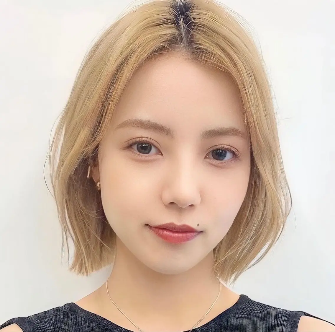 ショート カラー ヘアアレンジ KONOMI スタイリストのヘアスタイル