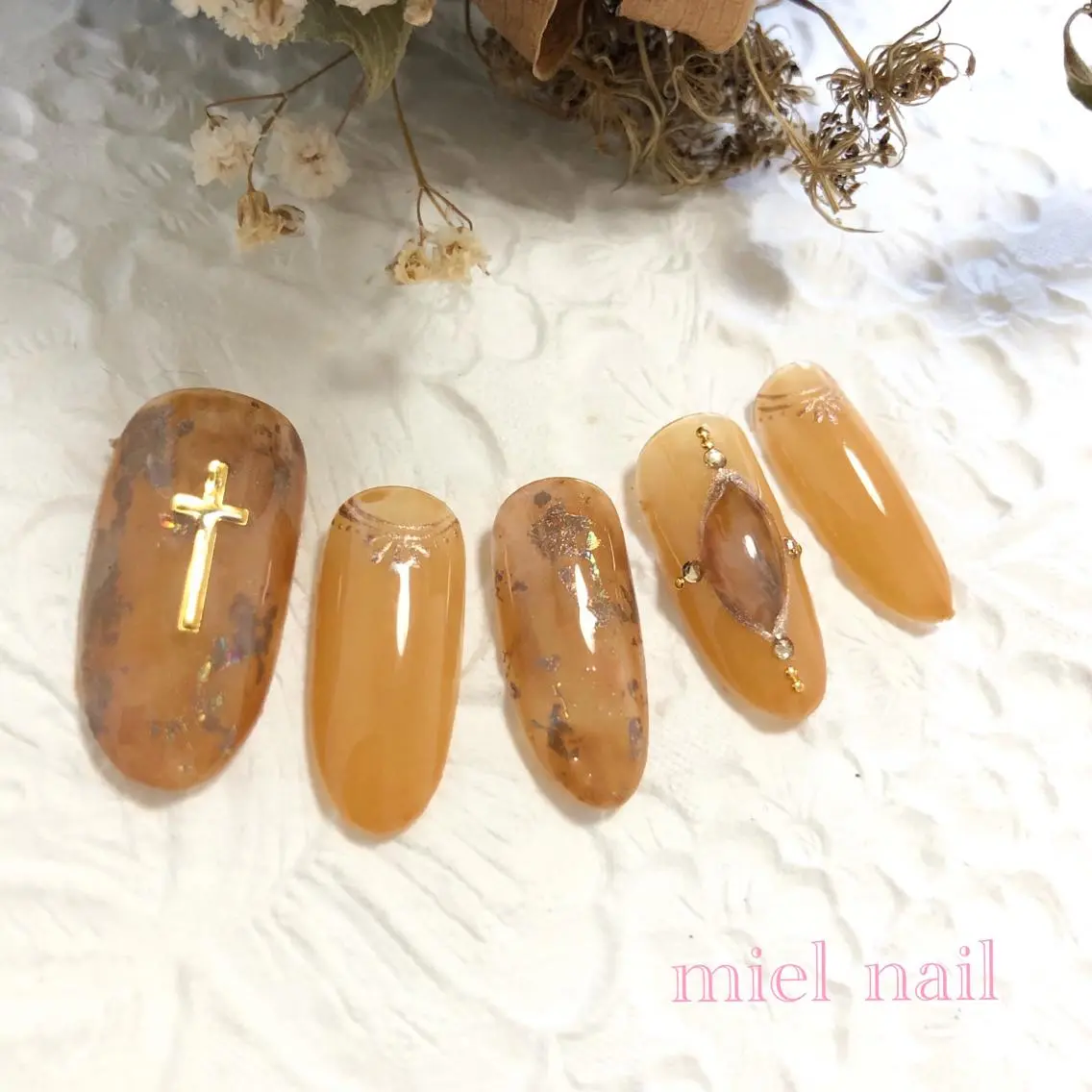 ネイル アートネイル 長さ出し ジェルネイル 持ち込み 春ネイル ハンドネイル miel nailのネイルデザイン