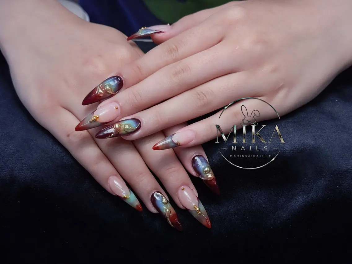 ネイル ガーリー キラキラネイル 韓国ネイル ロングネイル シンプルネイル ハンドネイル Genie Mika Nailsのネイルデザイン