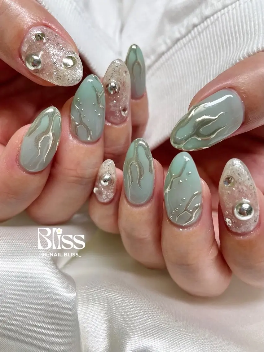 ネイル グリーン 氷ネイル・うるうるネイル ミラーネイル ハンドネイル NAIL BLISSのネイルデザイン