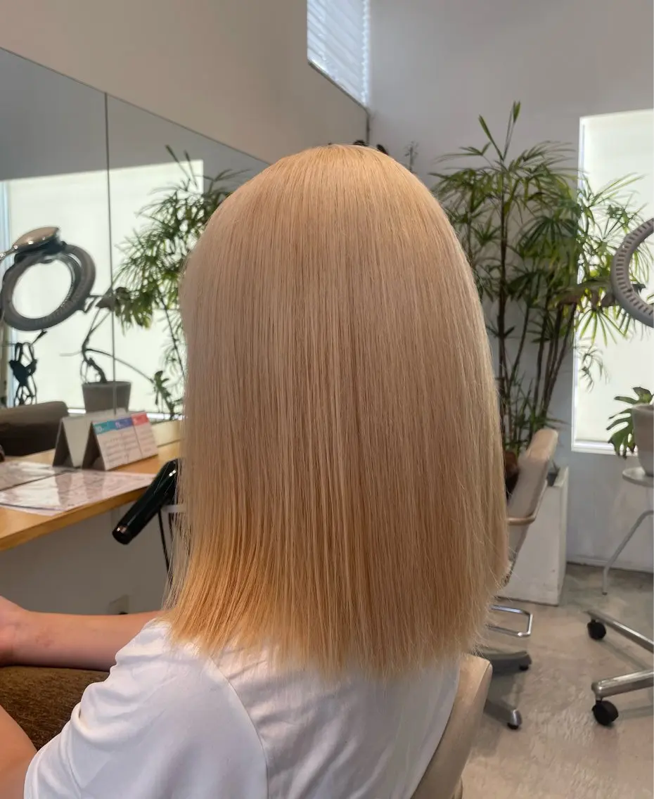 セミロング ブリーチモデル募集中 服部心咲のヘアスタイル