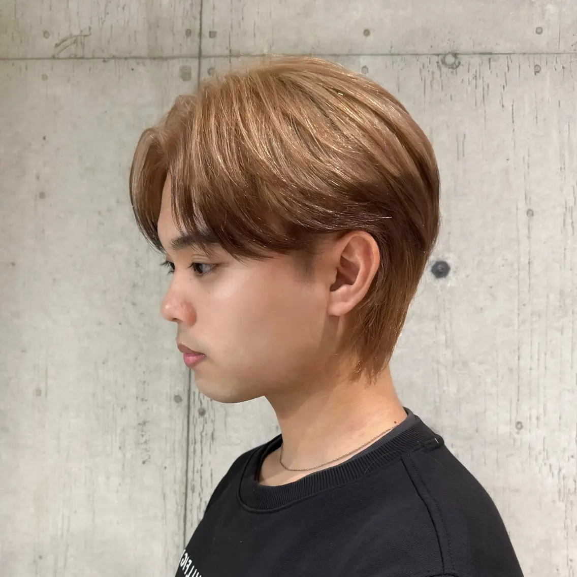 ショート カラー メンズ センターパート メンズハイトーン ハイトーンカラー ヘアカラー トリートメント 柔め透明感血色カラー 暖色/レイヤー/ゆいのヘアスタイル