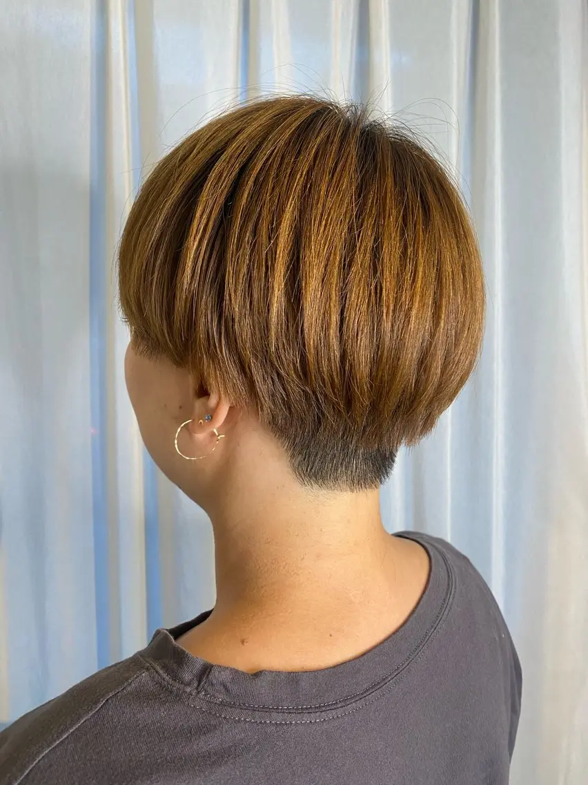 ショート 氏家 桜のヘアスタイル