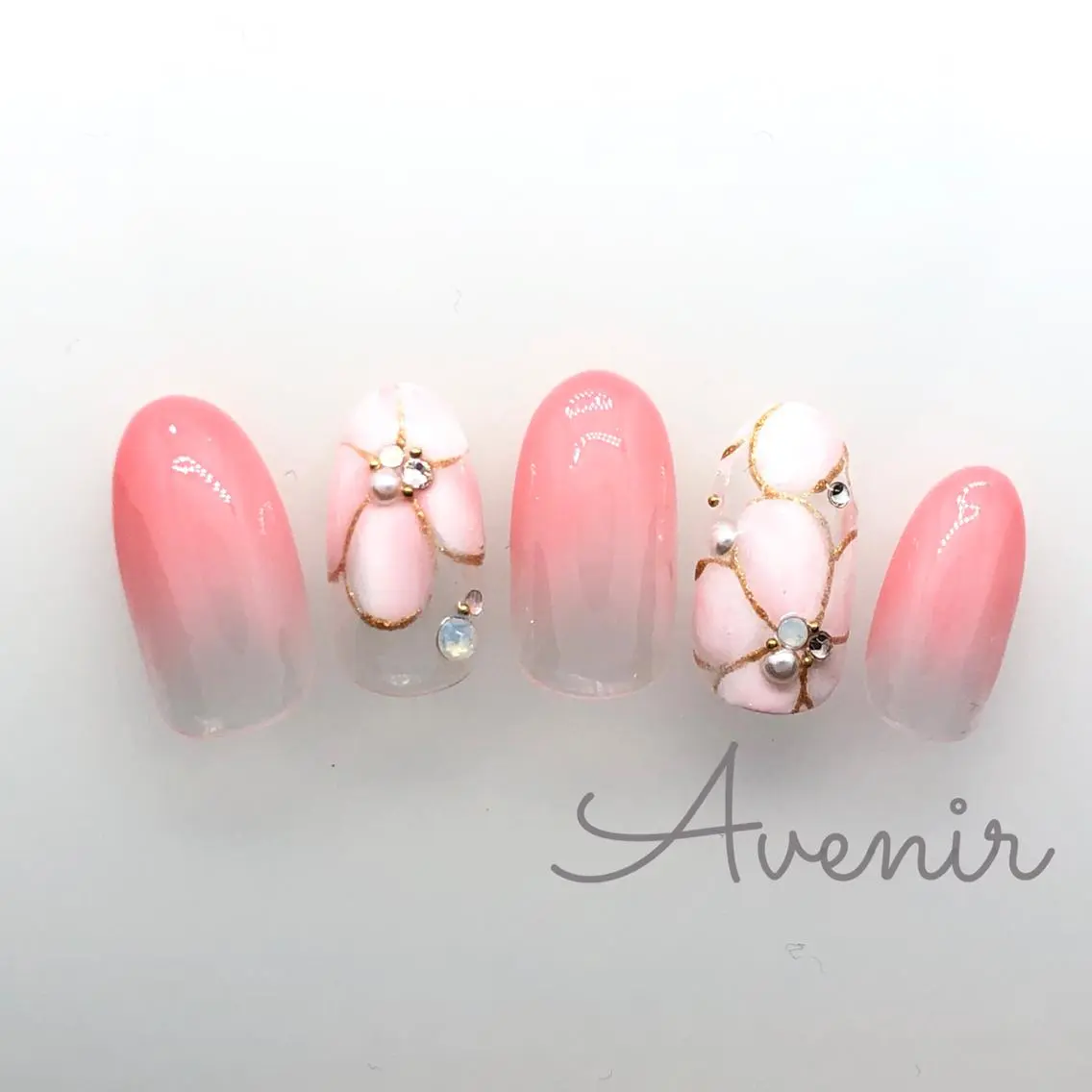 ネイル Avenir 表参道 nail＆eye予約のネイルデザイン
