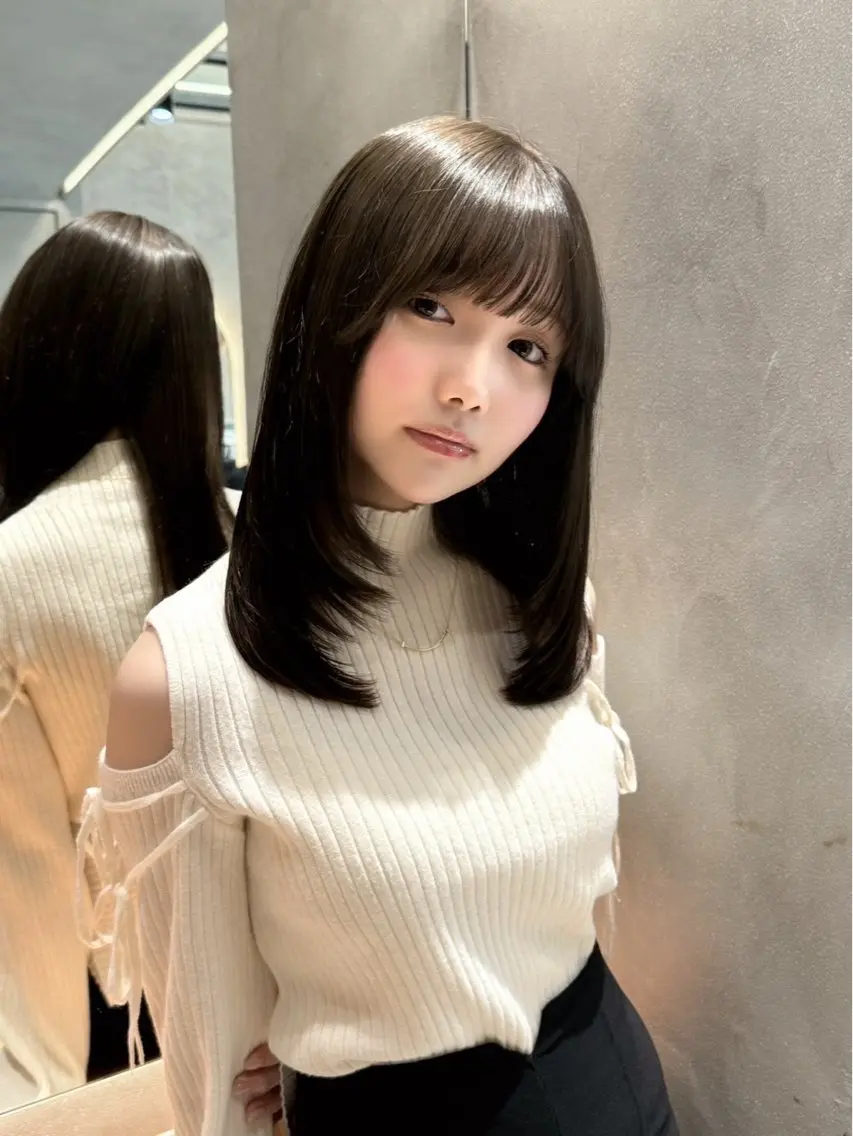 ロング 縮毛矯正/艶髪 /透明感カラー/愛士のヘアスタイル