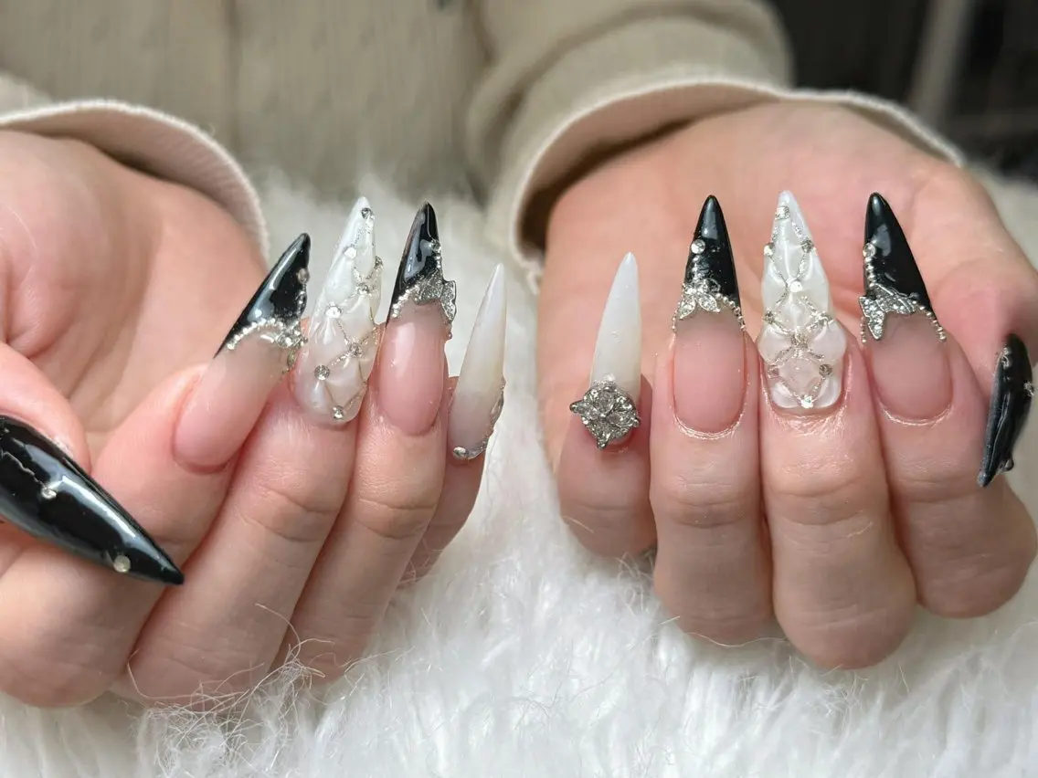 ネイル フレンチネイル ジェルネイル ガーリー 韓国ネイル ロングネイル ハンドネイル NieNail Nezukoのネイルデザイン