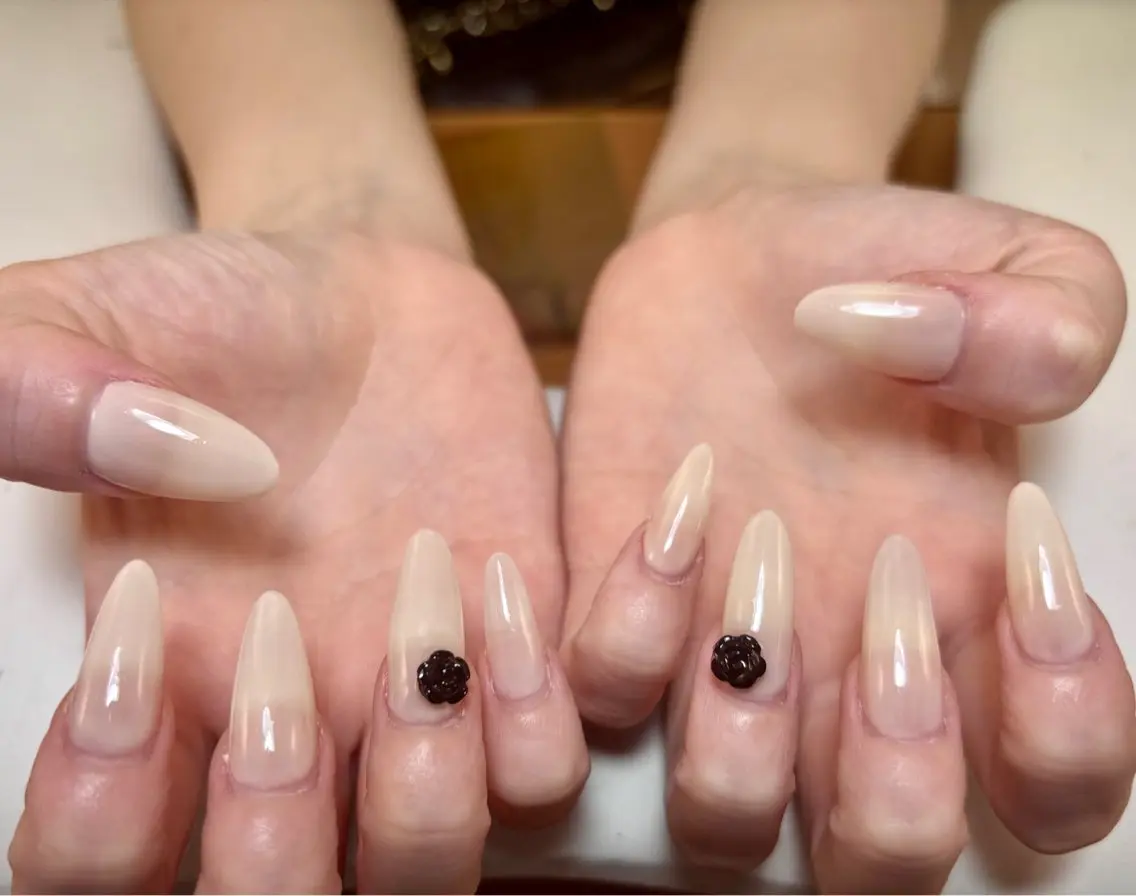ネイル アートネイル オーロラネイル チークネイル 長さ出し フレンチネイル ハンドネイル ハンドケア Yumi Nail Seiのネイルデザイン