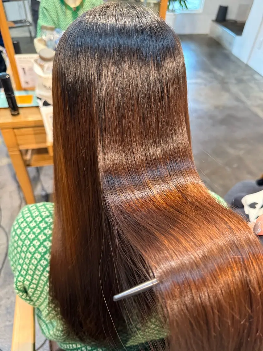 ロング 塩谷 楓のヘアスタイル