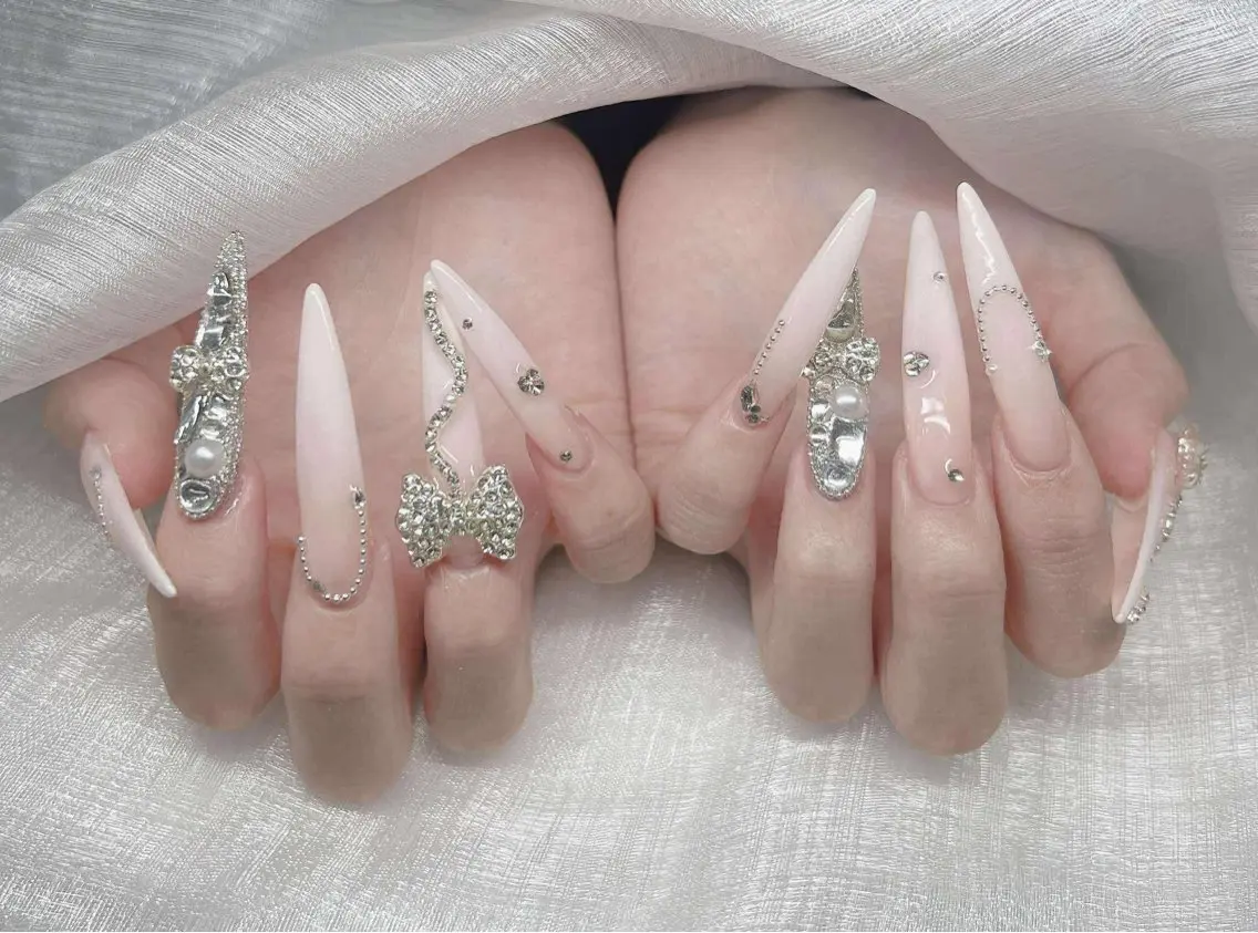 ネイル 長さ出し グラデーション 卒業式 キラキラネイル マグネットネイル ハンドネイル Lee Nailsのネイルデザイン