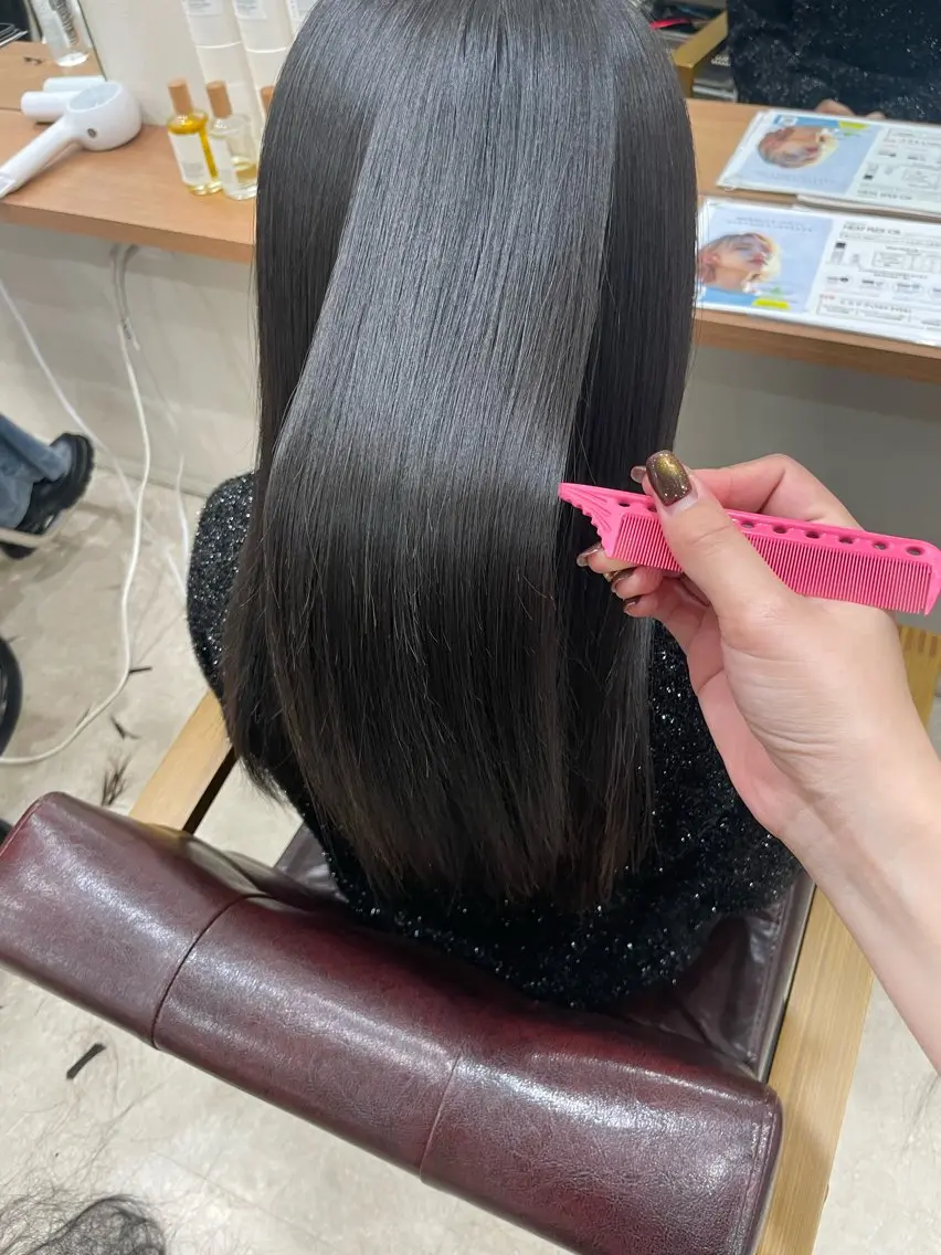 ロング 鈴木 梨瑚のヘアスタイル