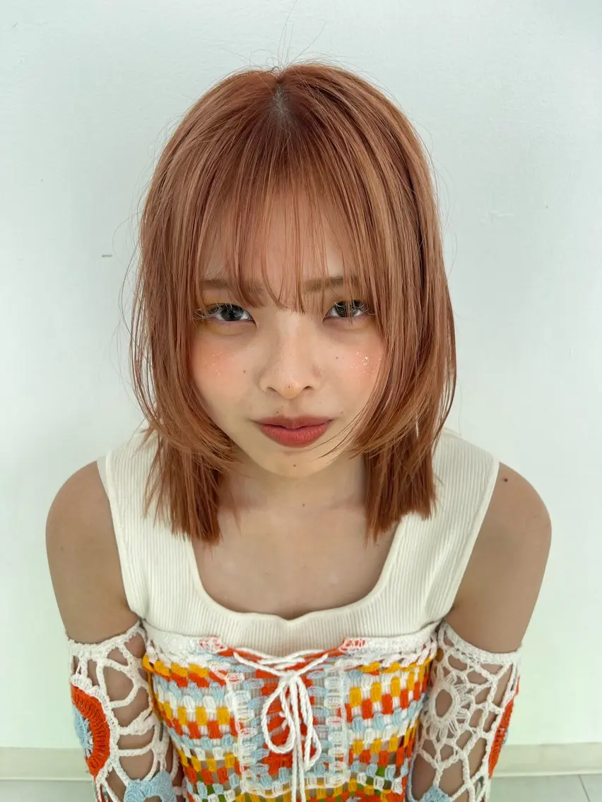 ミディアム カラー 切りっぱなしボブ ブリーチ オレンジ ボブ 顔周りカット カット ヘアカラー 石原圭悟 /ショート/艶カラーのヘアスタイル