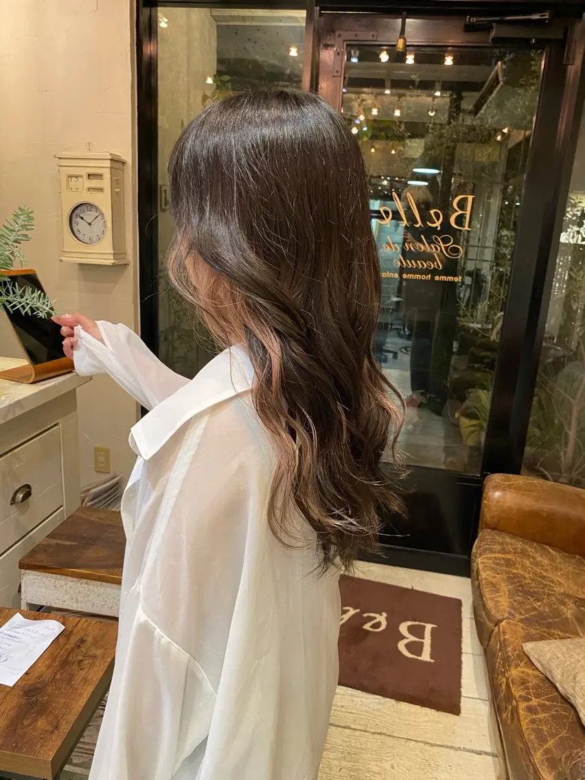 カラー ベージュカラー 黒髪 ブリーチ ミルクティーベージュ ダメージレス美容師 🌱水島侑理のヘアスタイル