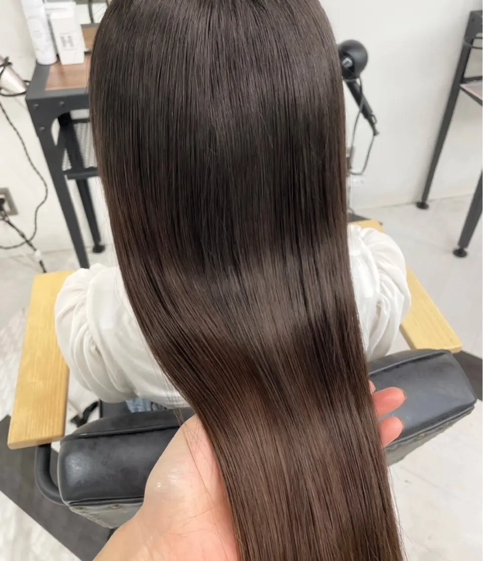 ロング カラー パーマ ヘアアレンジ メンズ キッズ ネイル マツエク・マツパ アイブロウ 髪質改善 トリートメント 酸性ストレート ストレートパーマ mona/ ストレートスタイル✨のヘアスタイル