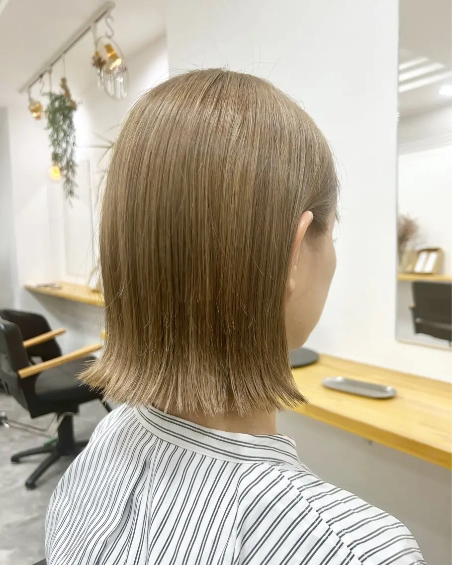ショート カラー コバヤシ リョウのヘアスタイル