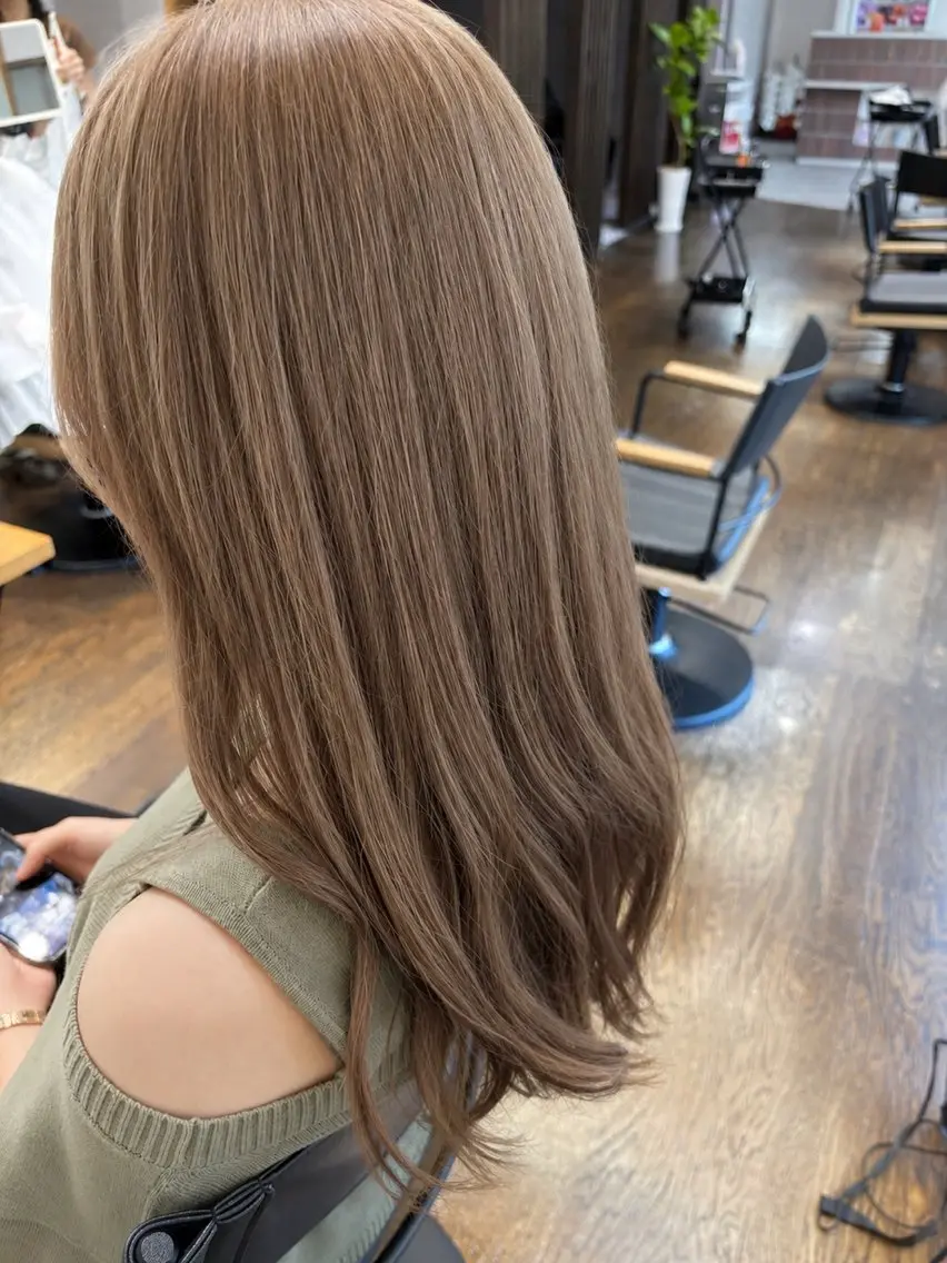 ロング ヘアカラー トリートメント 礒谷 夏帆のヘアスタイル