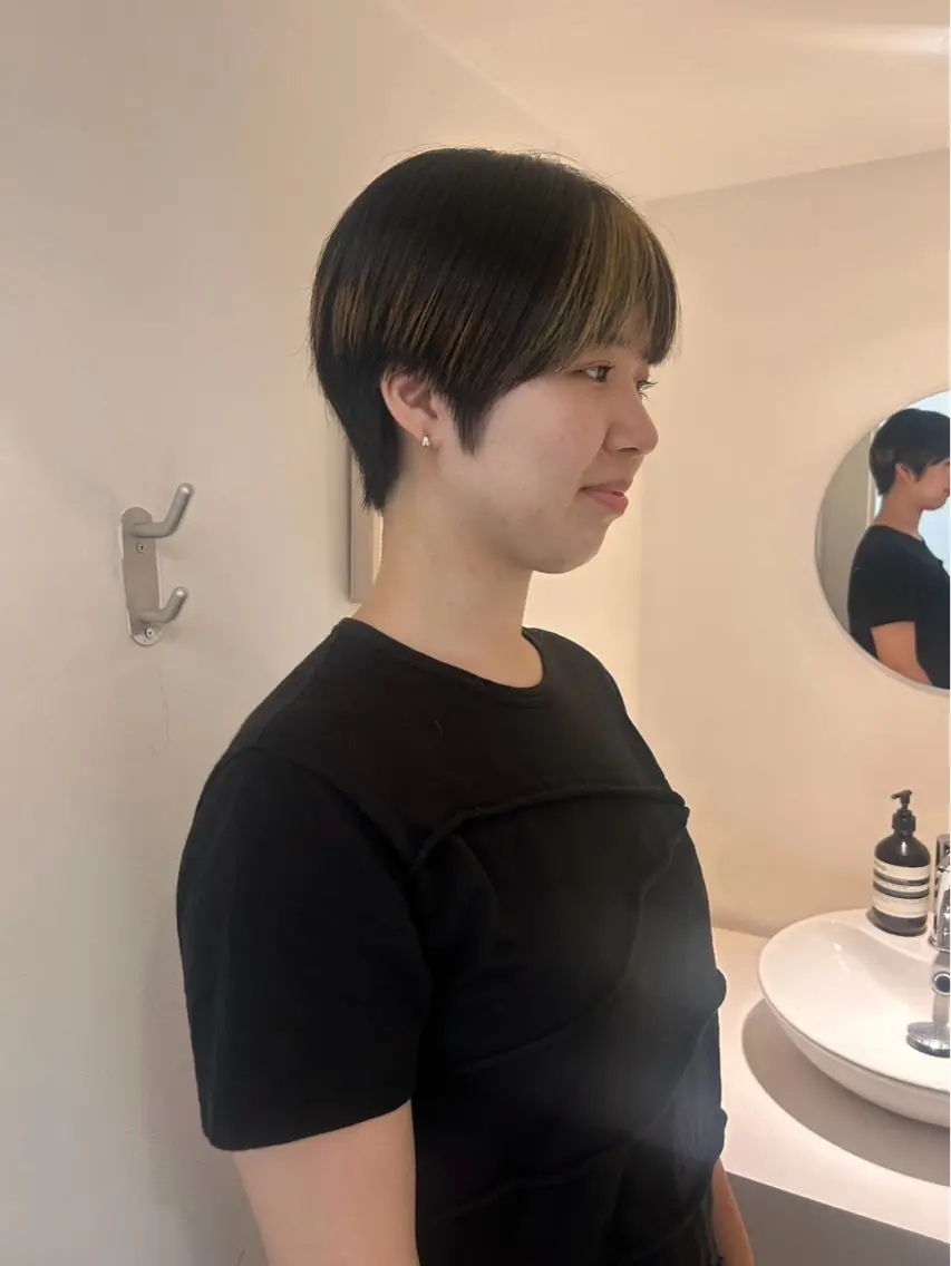 ショート かがやしづ ⭐️ベージュのヘアスタイル