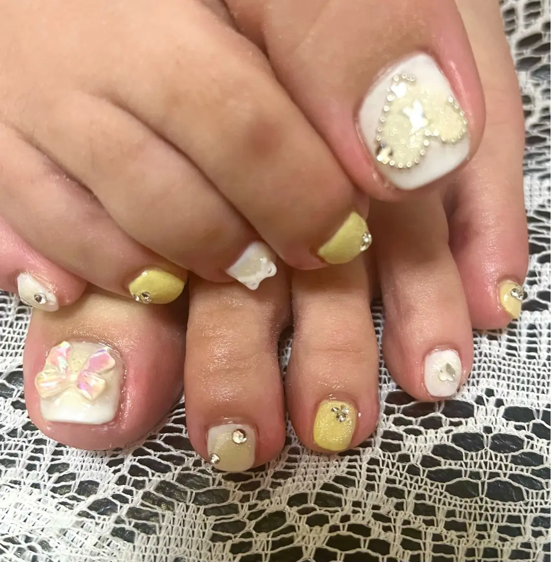 ネイル フットネイル ガーリー 持ち込み リボン ハンドネイル ハンドケア ベテランネイル cnc nailのネイルデザイン