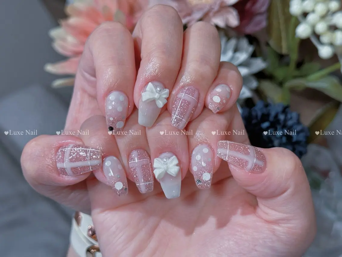 ネイル アートネイル オーロラネイル カジュアル クリアネイル 長さ出し ハンドネイル Luxe Nail Salonのネイルデザイン