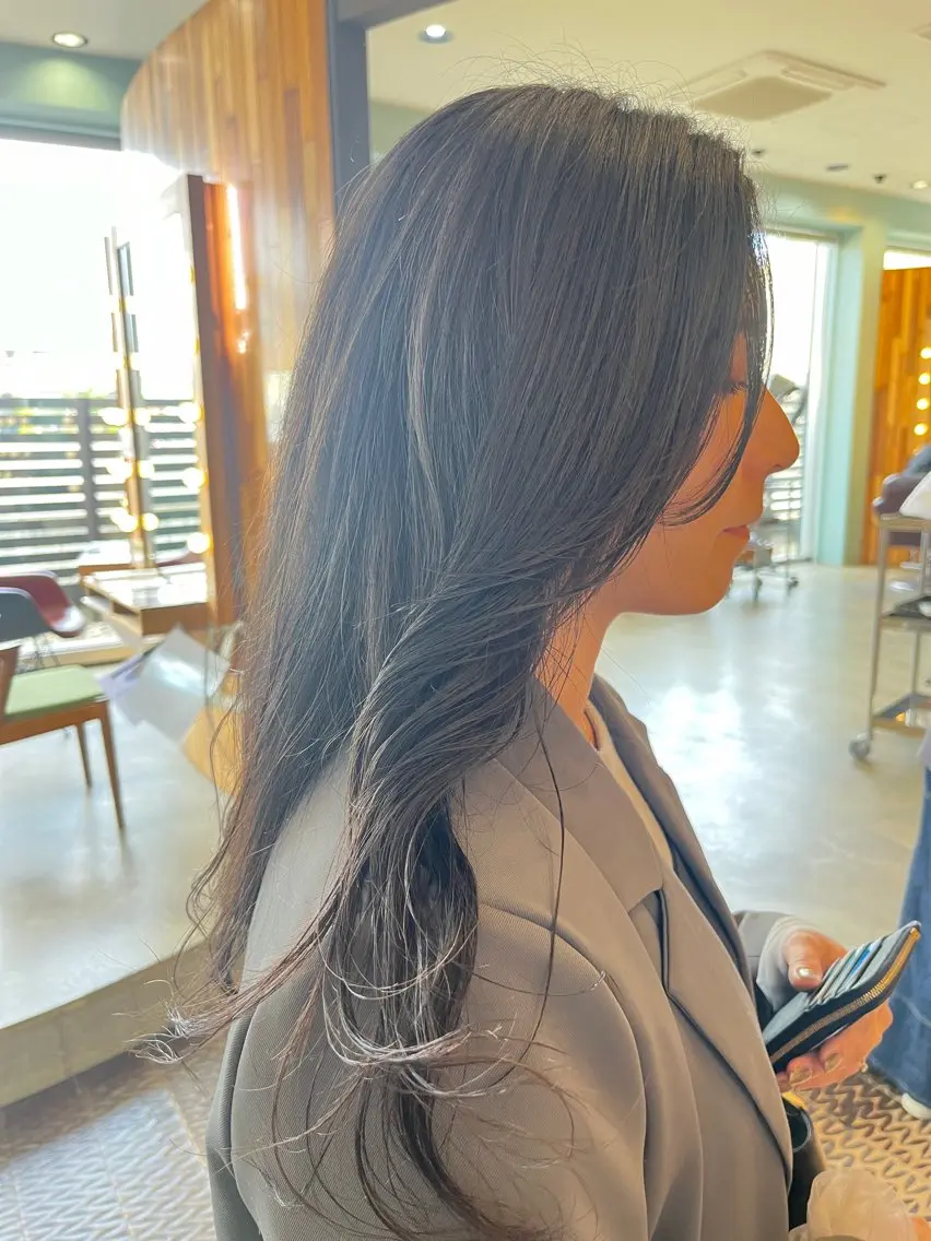 ロング カット 長南 やよいのヘアスタイル