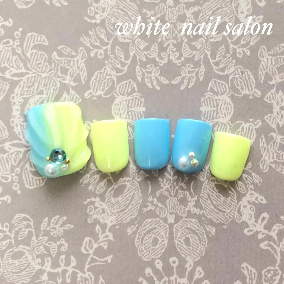 ネイル フットネイル ジェルネイル オフィスネイル スカルプネイル シンプルネイル フットネイル white nail salonのネイルデザイン