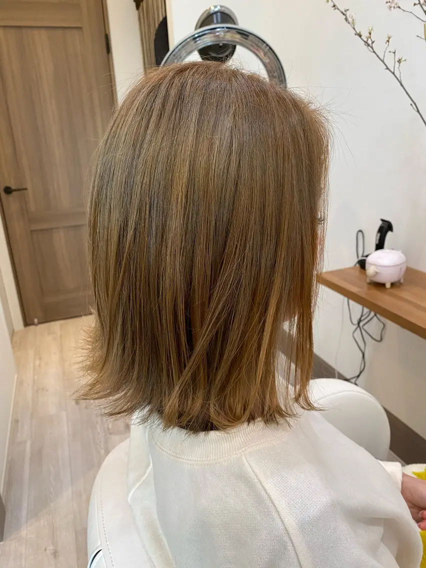 セミロング 石川 彩のヘアスタイル