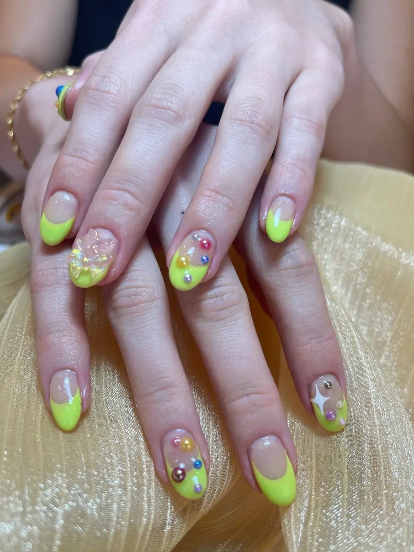 ミディアム nina beautyのネイルデザイン