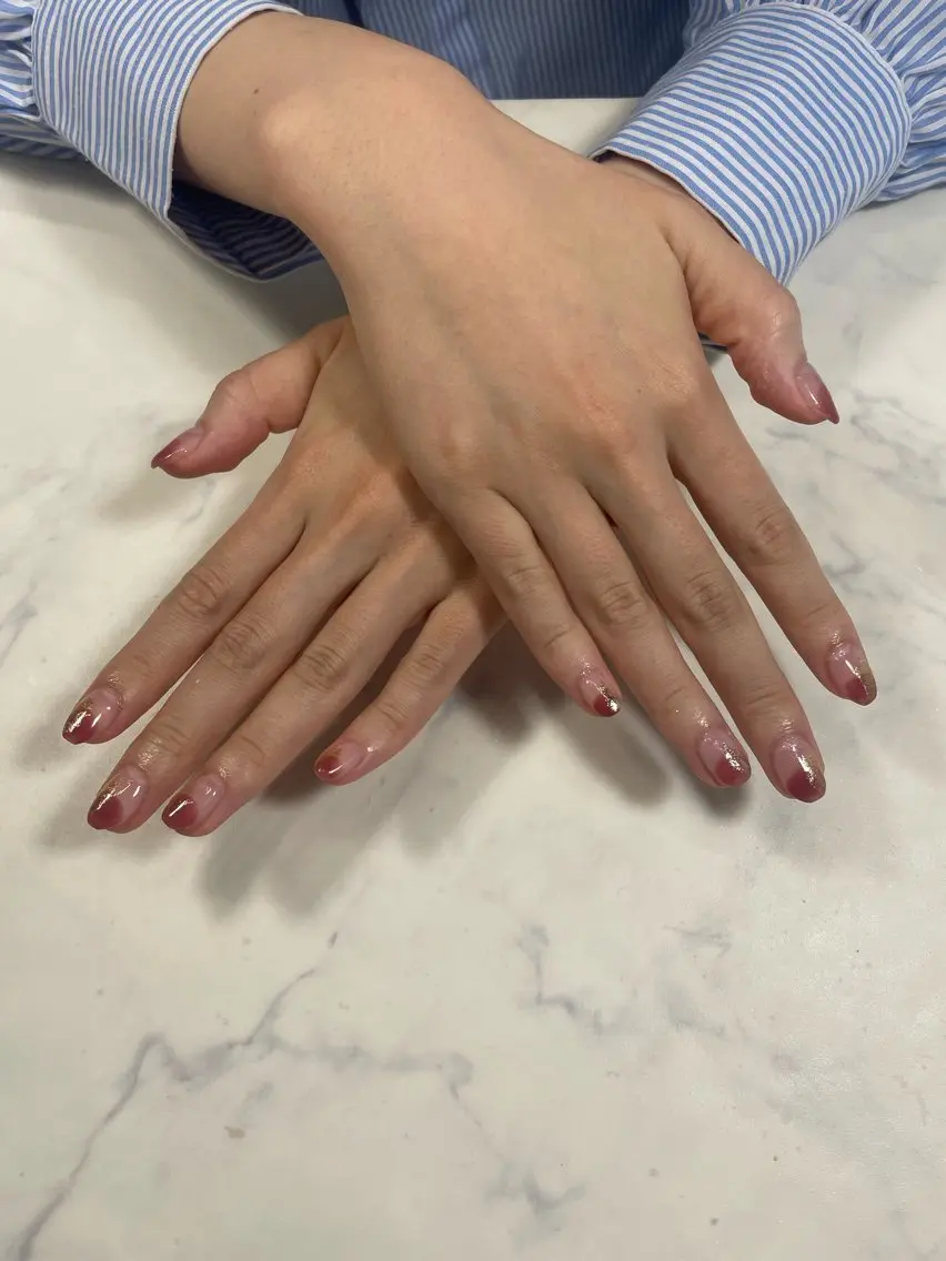 ネイル ゴールド ピンク ハンドネイル COCOA🩵 Knailのネイルデザイン