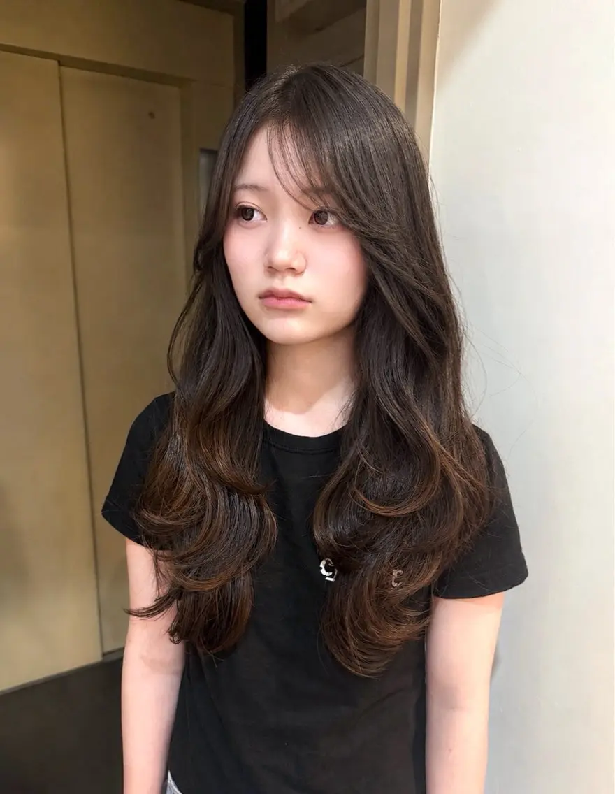 ロング she. momonoのヘアスタイル