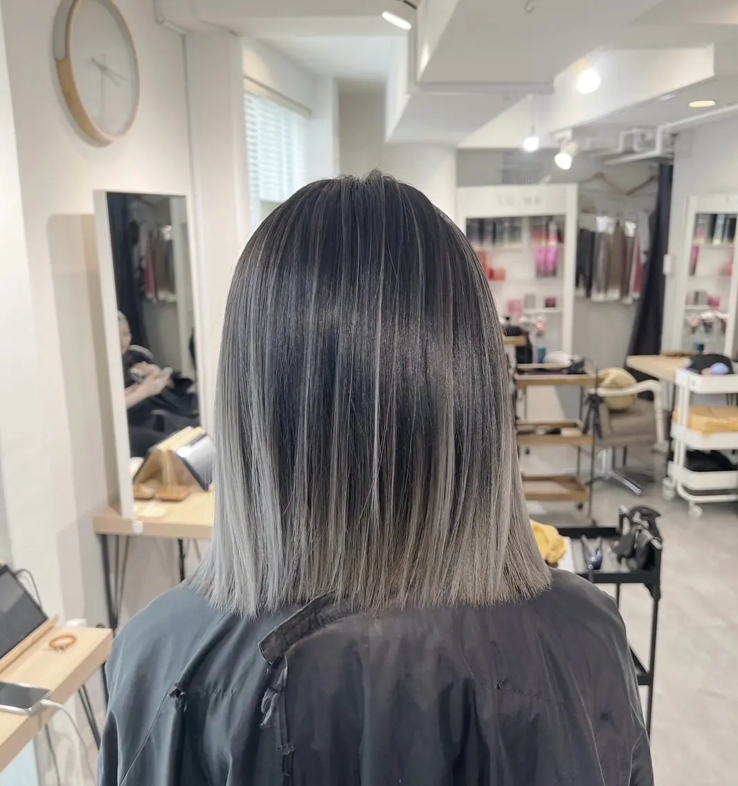 ショート カラー バレイヤージュ グレージュ レイヤーカット 指名数No.1 /NAOYAのヘアスタイル
