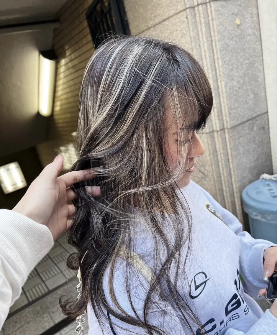 ロング カラー ダークグレー ダークグレージュ グレージュ ハイライトカラー ハイライト 指名数No.1 /NAOYAのヘアスタイル
